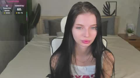 Snapshot of jane_johnston chatting on 28, 11, 2025 Eva online show from 28, 11, 2025