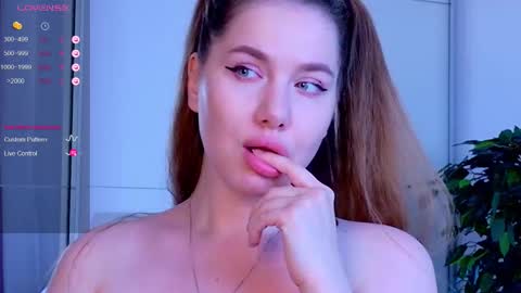 Snapshot of jane_meys chatting on 18, 11, 2025 your kitty JANE roawww online show from 18, 11, 2025