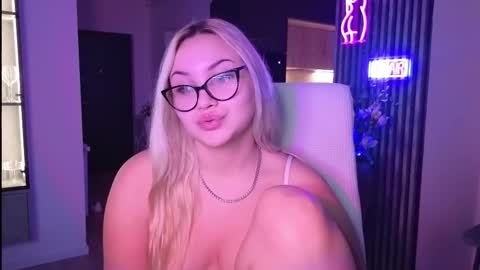 Snapshot of janemiss chatting on 18, 11, 2025 Jane online show from 18, 11, 2025