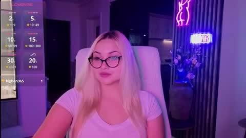 Snapshot of janemiss chatting on 25, 11, 2025 Jane online show from 25, 11, 2025