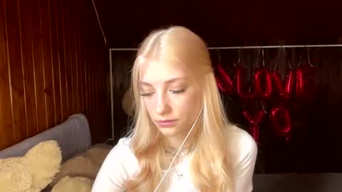 Snapshot of janicesivertsen chatting on 4, 7, 2026 Elsa online show from 4, 7, 2026