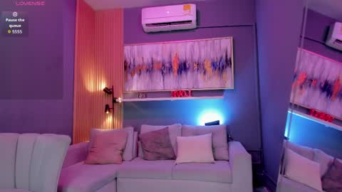 Janinne  online show from 9, 4, 2026