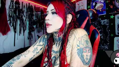 Snapshot of janna_ink chatting on 5, 12, 2025 online show from 5, 12, 2025