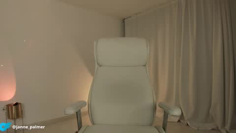 janne_palmer_ online show from 6, 10, 2025