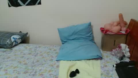 Snapshot of jannie_e chatting on 5, 12, 2025 Jannie online show from 5, 12, 2025