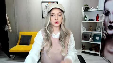 Snapshot of jaquelinlaurent chatting on 15, 9, 2025 JaquelinLaurent online show from 15, 9, 2025