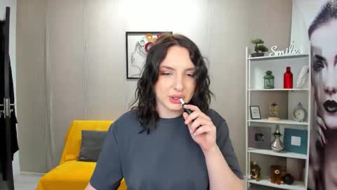 Snapshot of jaquelinlaurent chatting on 13, 10, 2025 JaquelinLaurent online show from 13, 10, 2025