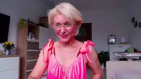 Snapshot of jasmin18v chatting on 12, 6, 2026 Jasmin room for people 40 online show from 12, 6, 2026