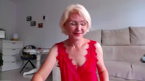 Snapshot of jasmin18v chatting on 23, 6, 2026 Jasmin room for people 40 online show from 23, 6, 2026