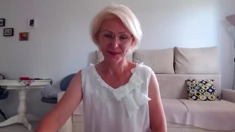 Snapshot of jasmin18v chatting on 25, 6, 2026 Jasmin room for people 40 online show from 25, 6, 2026