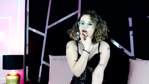 Snapshot of jasmin_voss chatting on 23, 10, 2025 Jasmin online show from 23, 10, 2025