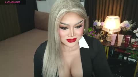 Jasmine Brandy online show from 8, 9, 2025