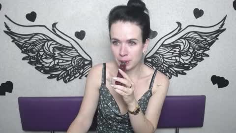 Snapshot of jasminekouch chatting on 5, 10, 2025 JasmineKouch online show from 5, 10, 2025