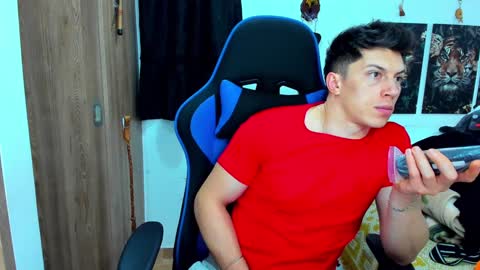 Snapshot of javiersexymann chatting on 3, 1, 2025 Javier online show from 3, 1, 2025