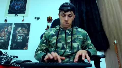 Snapshot of javiersexymann chatting on 3, 3, 2025 Javier online show from 3, 3, 2025