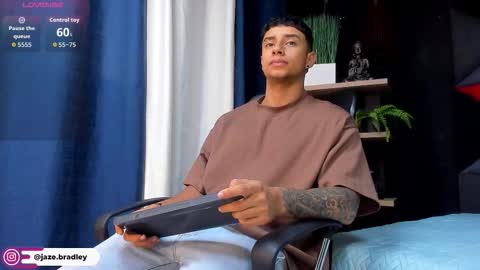 jaze_bradley online show from 17, 11, 2025