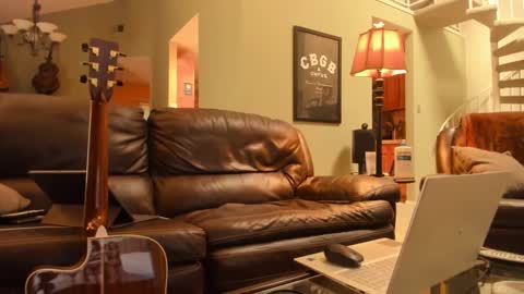 Snapshot of jdineuless chatting on 4, 1, 2025 JDinEuless online show from 4, 1, 2025