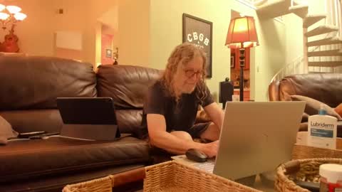 Snapshot of jdineuless chatting on 9, 9, 2025 JDinEuless online show from 9, 9, 2025