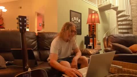 Snapshot of jdineuless chatting on 28, 9, 2025 JDinEuless online show from 28, 9, 2025