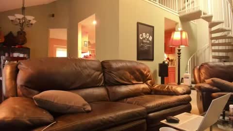 Snapshot of jdineuless chatting on 5, 10, 2025 JDinEuless online show from 5, 10, 2025