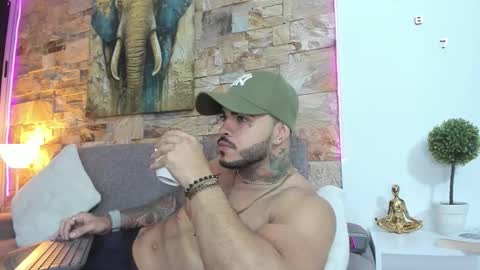 Snapshot of jean_lopez chatting on 28, 9, 2025 Jean axelcrow Modelo Independiente online show from 28, 9, 2025