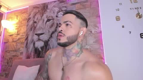 Snapshot of jean_lopez chatting on 20, 11, 2025 Jean axelcrow Modelo Independiente online show from 20, 11, 2025