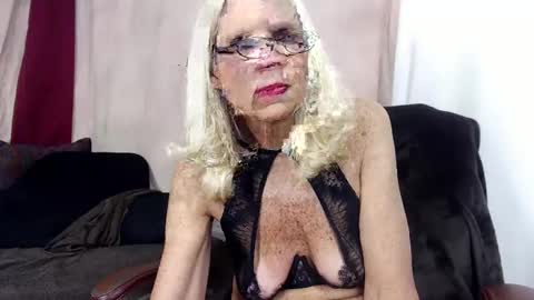 Snapshot of jean_saint_sin chatting on 5, 6, 2026 Jean Saint Sin online show from 5, 6, 2026