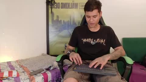 Snapshot of jebbins chatting on 7, 4, 2026 jebbins online show from 7, 4, 2026