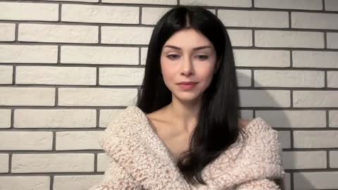 jennifer bones online show from 2, 12, 2025