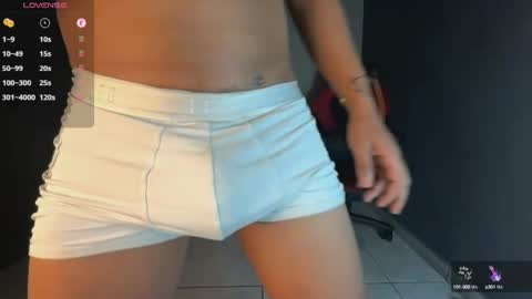 Snapshot of jeffvalemtino chatting on 3, 3, 2025 jeffrey online show from 3, 3, 2025