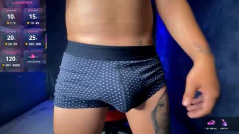 Snapshot of jeffvalemtino chatting on 19, 10, 2025 jeffrey online show from 19, 10, 2025