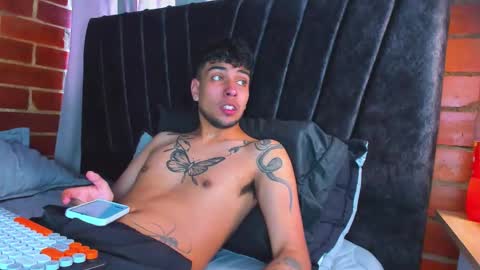 Snapshot of jei_cox chatting on 25, 11, 2025 jei online show from 25, 11, 2025