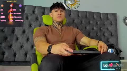 Snapshot of jeins_carter chatting on 23, 12, 2024 JC online show from 23, 12, 2024