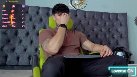 Snapshot of jeins_carter chatting on 23, 12, 2024 JC online show from 23, 12, 2024