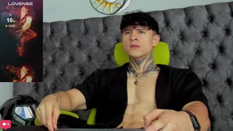 Snapshot of jeins_carter chatting on 7, 1, 2025 JC online show from 7, 1, 2025