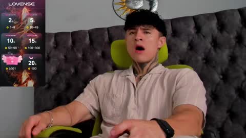 Snapshot of jeins_carter chatting on 8, 1, 2025 JC online show from 8, 1, 2025