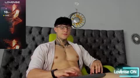 Snapshot of jeins_carter chatting on 29, 1, 2025 JC online show from 29, 1, 2025