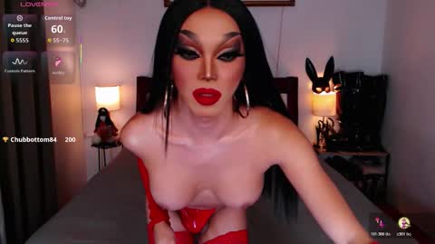 Snapshot of jenifers_body chatting on 25, 10, 2025 Queen Jenifer online show from 25, 10, 2025