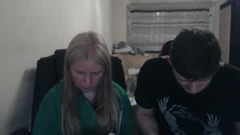 Snapshot of jenisandpeter chatting on 20, 4, 2026 JenisAndPeter online show from 20, 4, 2026
