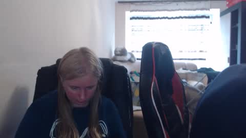 Snapshot of jenisandpeter chatting on 25, 4, 2026 JenisAndPeter online show from 25, 4, 2026