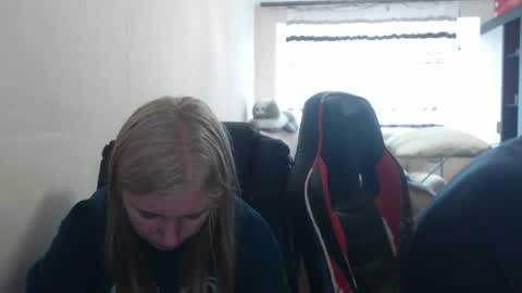 Snapshot of jenisandpeter chatting on 28, 4, 2026 JenisAndPeter online show from 28, 4, 2026