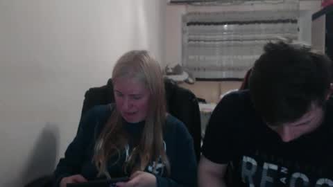 Snapshot of jenisandpeter chatting on 30, 4, 2026 JenisAndPeter online show from 30, 4, 2026