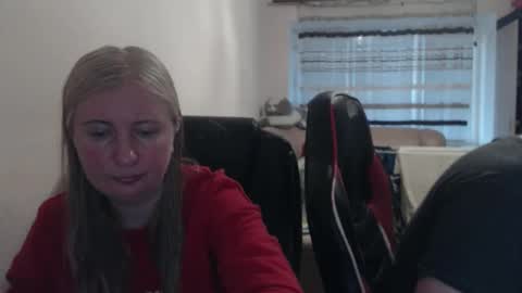 Snapshot of jenisandpeter chatting on 7, 5, 2026 JenisAndPeter online show from 7, 5, 2026