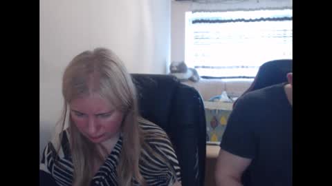Snapshot of jenisandpeter chatting on 11, 5, 2026 JenisAndPeter online show from 11, 5, 2026