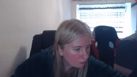 Snapshot of jenisandpeter chatting on 13, 5, 2026 JenisAndPeter online show from 13, 5, 2026