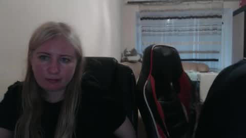 Snapshot of jenisandpeter chatting on 22, 5, 2026 JenisAndPeter online show from 22, 5, 2026