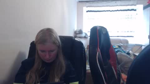 Snapshot of jenisandpeter chatting on 2, 6, 2026 JenisAndPeter online show from 2, 6, 2026