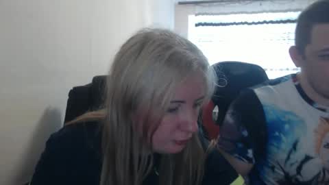 Snapshot of jenisandpeter chatting on 4, 6, 2026 JenisAndPeter online show from 4, 6, 2026