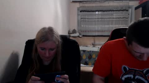 Snapshot of jenisandpeter chatting on 7, 6, 2026 JenisAndPeter online show from 7, 6, 2026