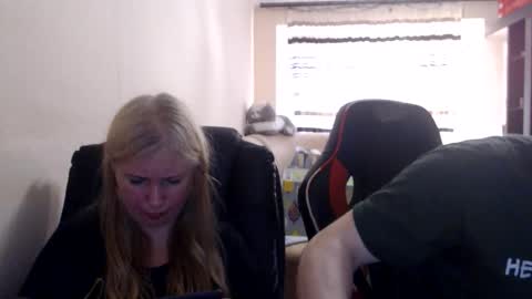 Snapshot of jenisandpeter chatting on 9, 6, 2026 JenisAndPeter online show from 9, 6, 2026